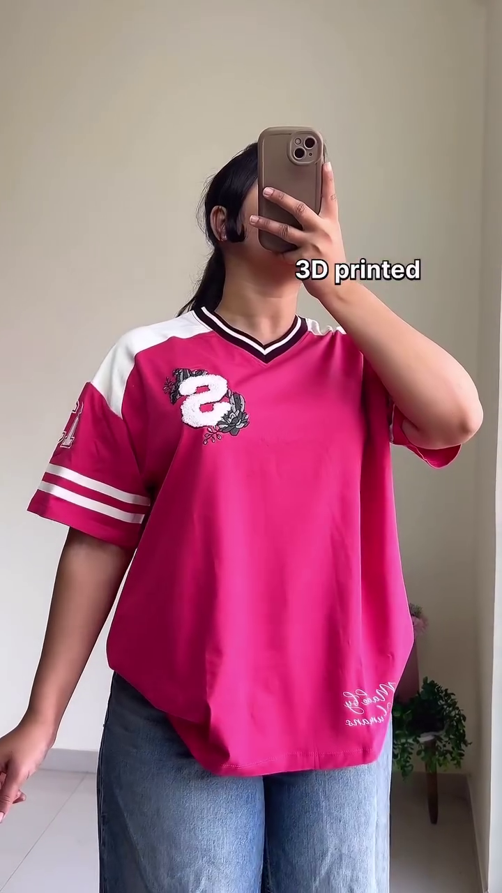 Oversized Graphic T-Shirt with Artistic Headphone Illustration - Image 9