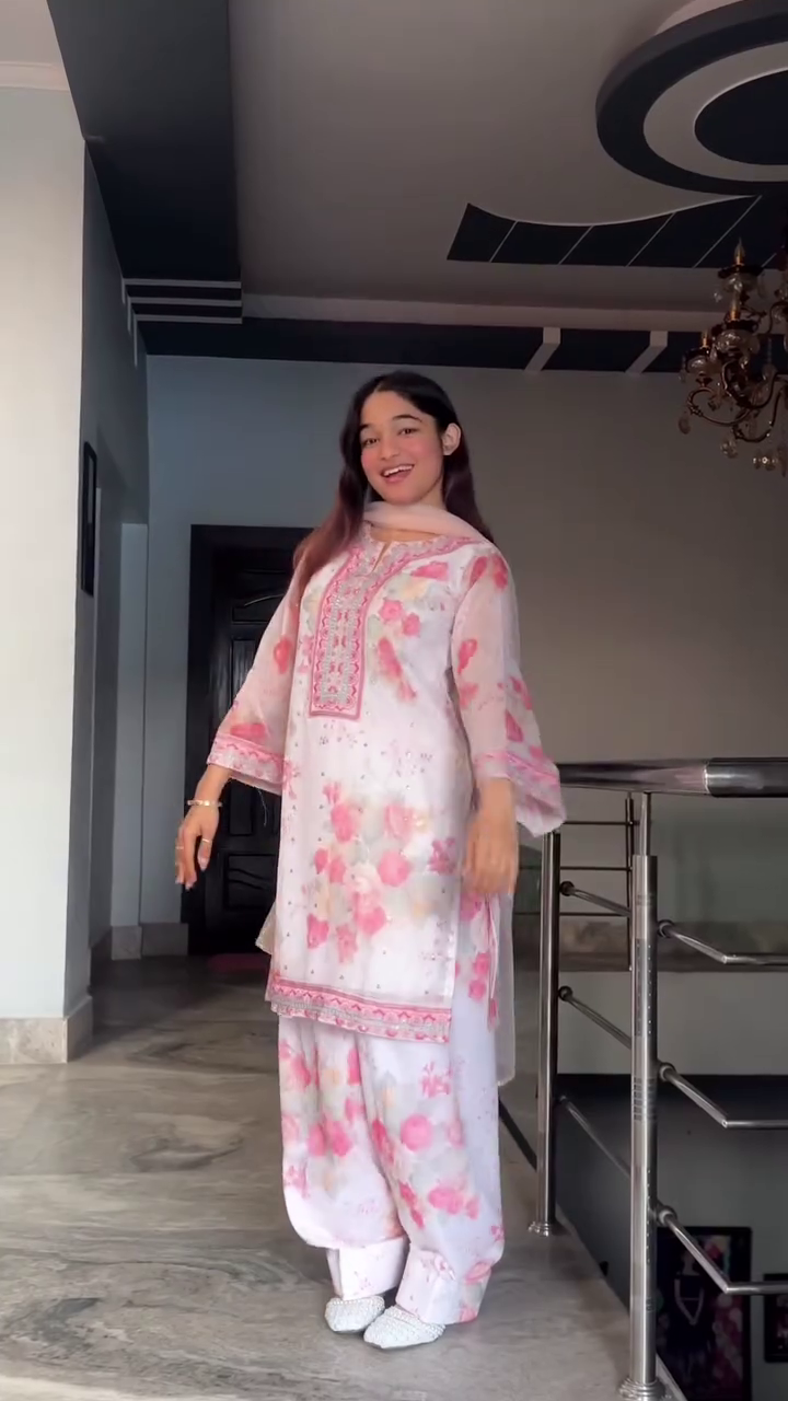 Elegant White Floral Suit with Pink Dupatta - Image 11